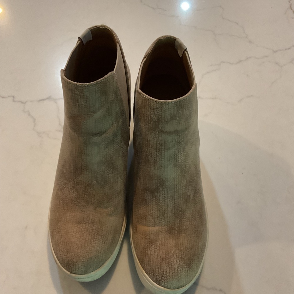 Coconuts by Matisse Beige Ankle Booties